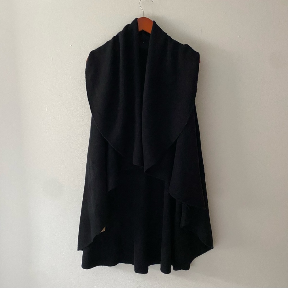 LOOK 3 in ONE Cape Shawl Hoodie Sweater Vest Black NWT!